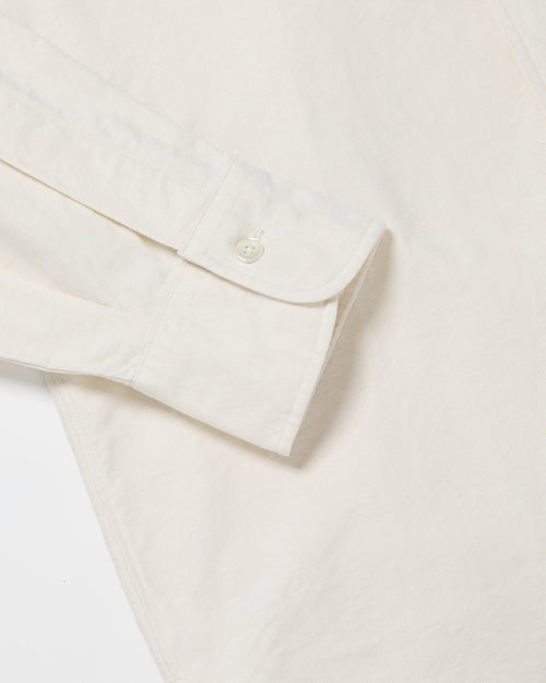 Close-up of cuff detail on ecru Kamakura Vintage Ivy Oxford shirt