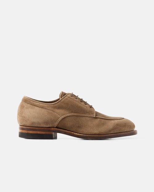 Side view of the Viberg Janus Calf Suede Savoy Derby Shoe in Bison, showcasing the split-toe design and premium Janus calf suede